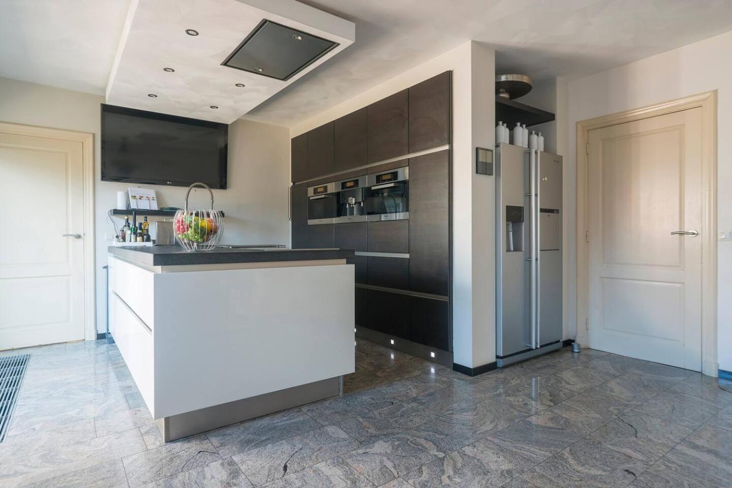 Xxl House With Free Parking & 3 Bedrooms Tilburg Esterno foto
